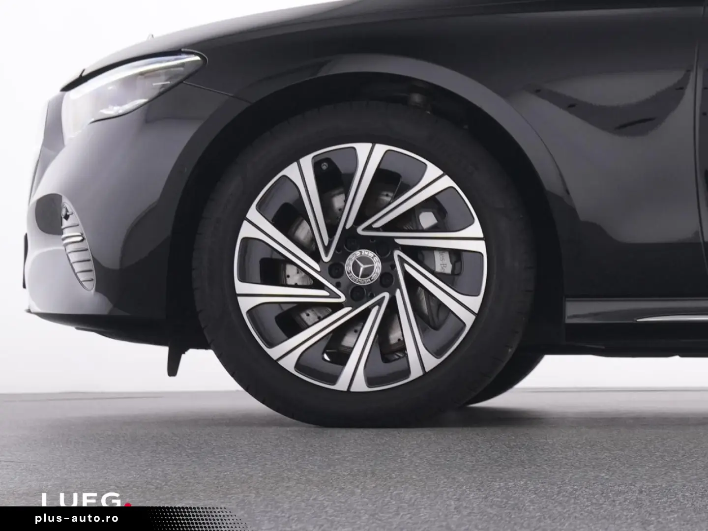 MERCEDES-BENZ E 300 de Exclusive Pano AHK DLight HUD&hellip;