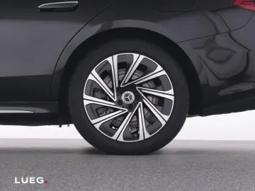 MERCEDES-BENZ E 300 de Exclusive Pano AHK DLight HUD&hellip;