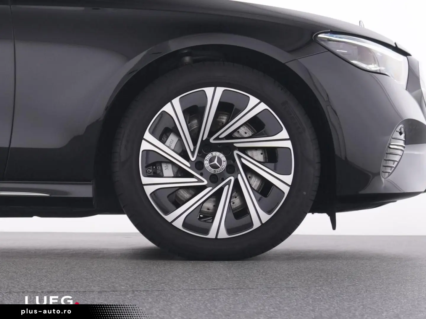 MERCEDES-BENZ E 300 de Exclusive Pano AHK DLight HUD&hellip;