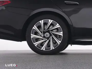 MERCEDES-BENZ E 300 de Exclusive Pano AHK DLight HUD&hellip;