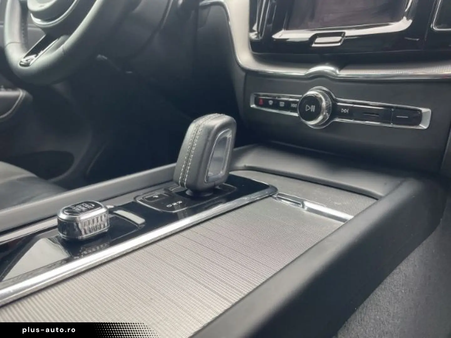 VOLVO XC60 R Design AWD AHK Navi Memory Sport-Sitze Le