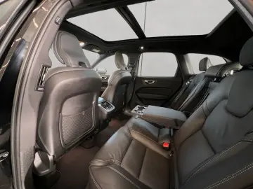 VOLVO XC60 B5 D AWD R-Design Glasd 360  Nappaleder AHK