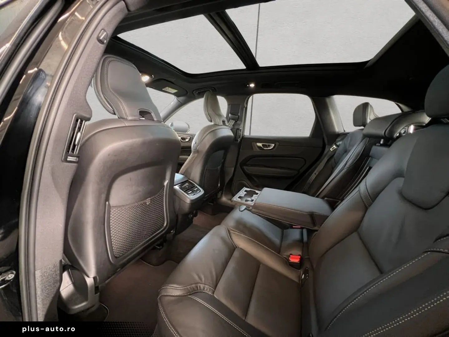 VOLVO XC60 B5 D AWD R-Design Glasd 360  Nappaleder AHK