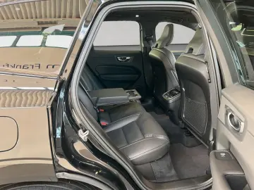 VOLVO XC60 B5 D AWD R-Design Glasd 360  Nappaleder AHK