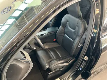 VOLVO XC60 B5 D AWD R-Design Glasd 360  Nappaleder AHK