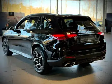 MERCEDES-BENZ GLC 300 e 4M AMG