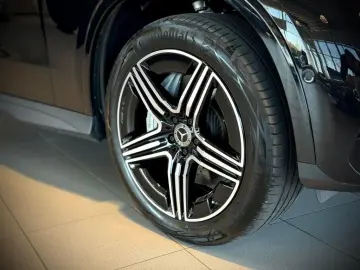 MERCEDES-BENZ GLC 300 e 4M AMG