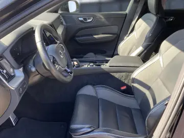 VOLVO XC 60 R Design AWD Bluetooth Navi LED Klima