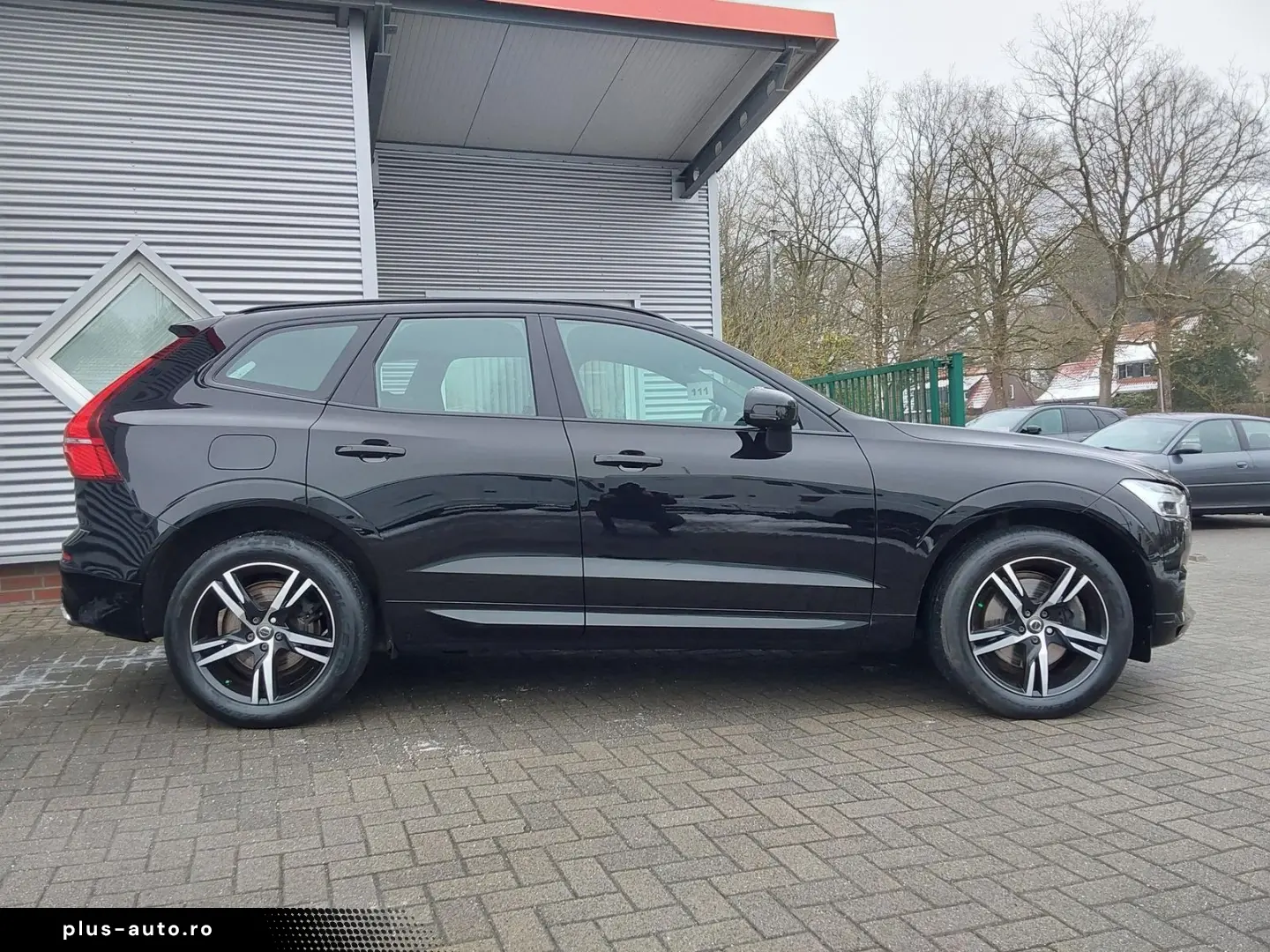 VOLVO XC60 B5 D AWD R-Design AHK ACC SHZ NAV PDC KA...