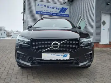 VOLVO XC60 B5 D AWD R-Design AHK ACC SHZ NAV PDC KA...