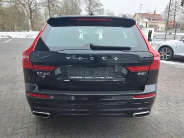 VOLVO XC60 B5 D AWD R-Design AHK ACC SHZ NAV PDC KA...
