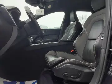 VOLVO XC60 B5 D AWD R-Design AHK ACC SHZ NAV PDC KA...