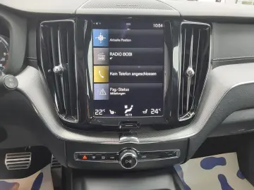 VOLVO XC60 B5 D AWD R-Design AHK ACC SHZ NAV PDC KA...
