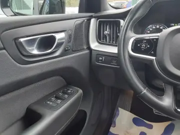 VOLVO XC60 B5 D AWD R-Design AHK ACC SHZ NAV PDC KA...