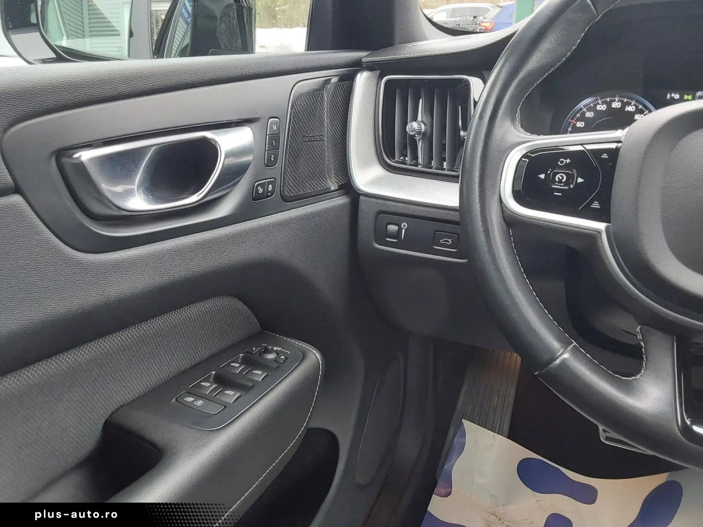 VOLVO XC60 B5 D AWD R-Design AHK ACC SHZ NAV PDC KA...