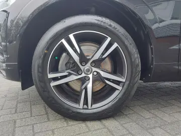 VOLVO XC60 B5 D AWD R-Design AHK ACC SHZ NAV PDC KA...