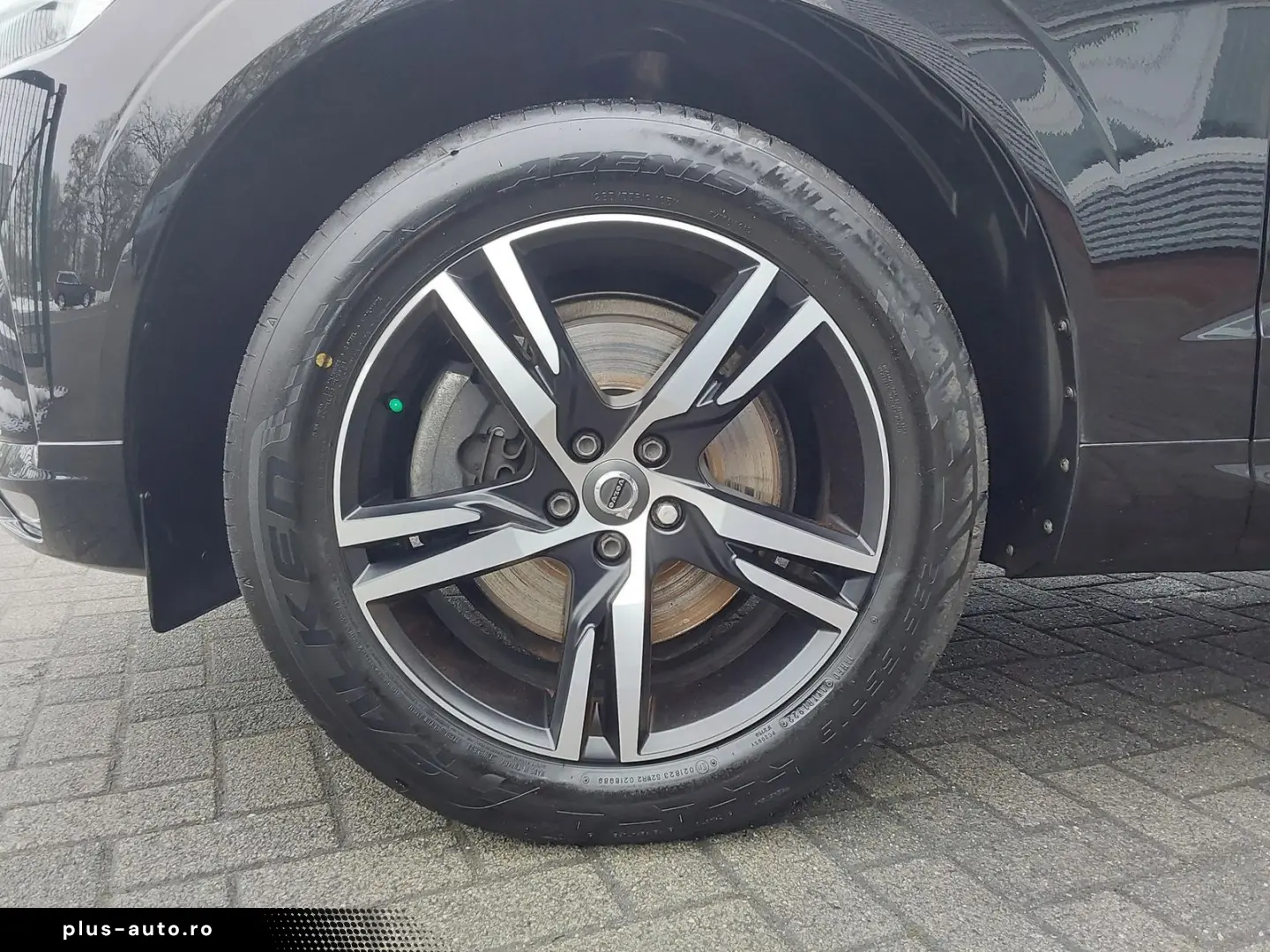 VOLVO XC60 B5 D AWD R-Design AHK ACC SHZ NAV PDC KA...