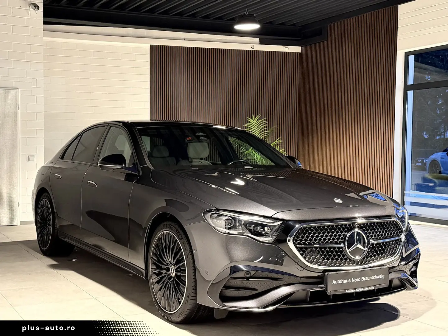 MERCEDES-BENZ E 300 e AMG Line Superscreen Pano Night Paket