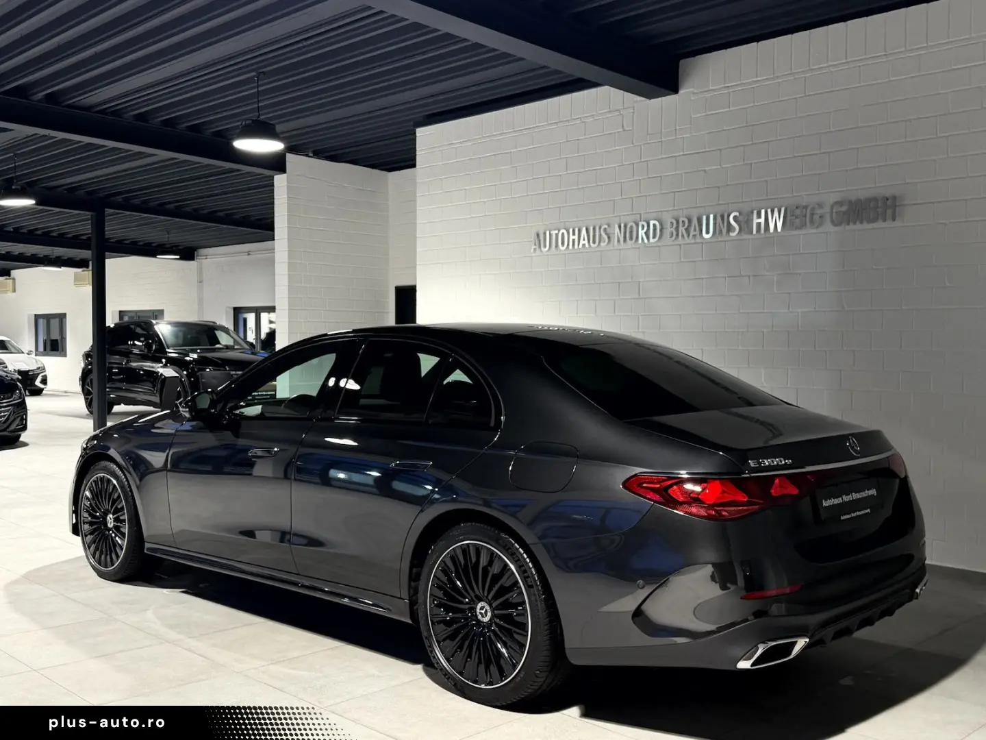 MERCEDES-BENZ E 300 e AMG Line Superscreen Pano Night Paket
