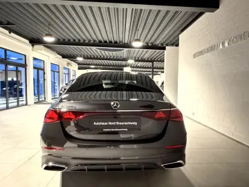 MERCEDES-BENZ E 300 e AMG Line Superscreen Pano Night Paket