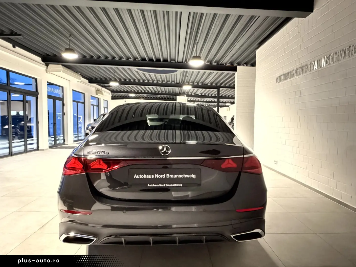 MERCEDES-BENZ E 300 e AMG Line Superscreen Pano Night Paket