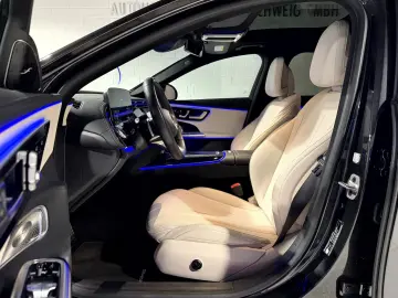 MERCEDES-BENZ E 300 e AMG Line Superscreen Pano Night Paket