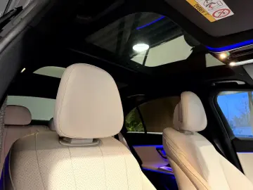 MERCEDES-BENZ E 300 e AMG Line Superscreen Pano Night Paket