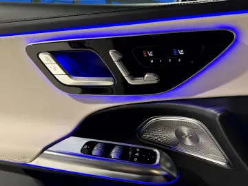 MERCEDES-BENZ E 300 e AMG Line Superscreen Pano Night Paket