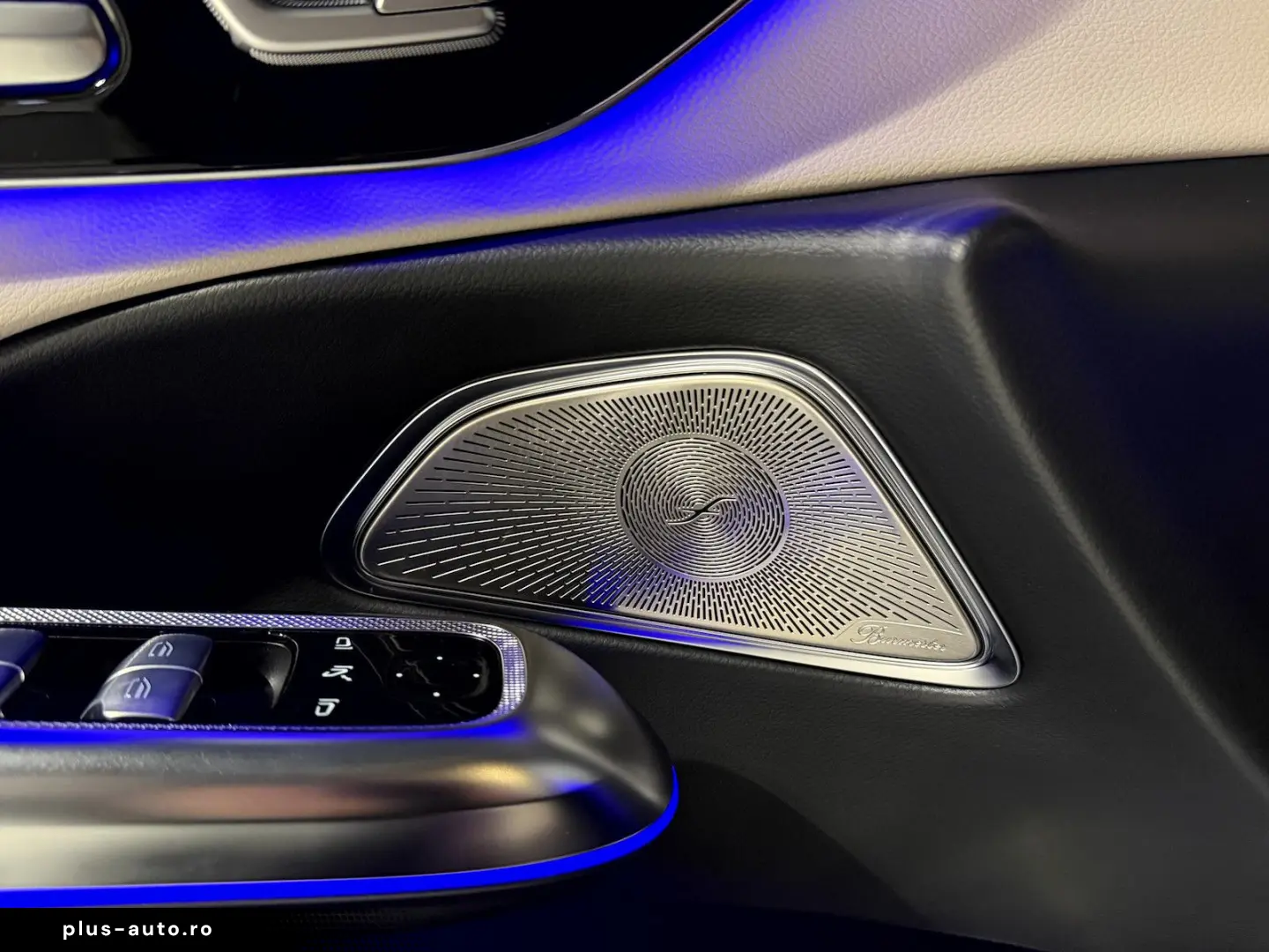 MERCEDES-BENZ E 300 e AMG Line Superscreen Pano Night Paket