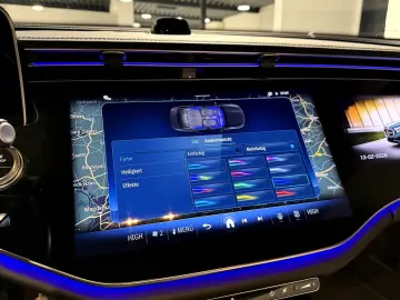 MERCEDES-BENZ E 300 e AMG Line Superscreen Pano Night Paket