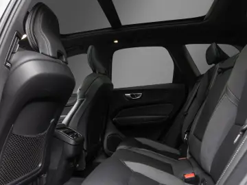 VOLVO XC60 B4 Diesel R Design AWD