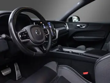 VOLVO XC60 B4 Diesel R Design AWD