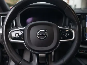 VOLVO XC60 B4 Diesel R Design AWD