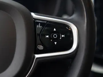 VOLVO XC60 B4 Diesel R Design AWD