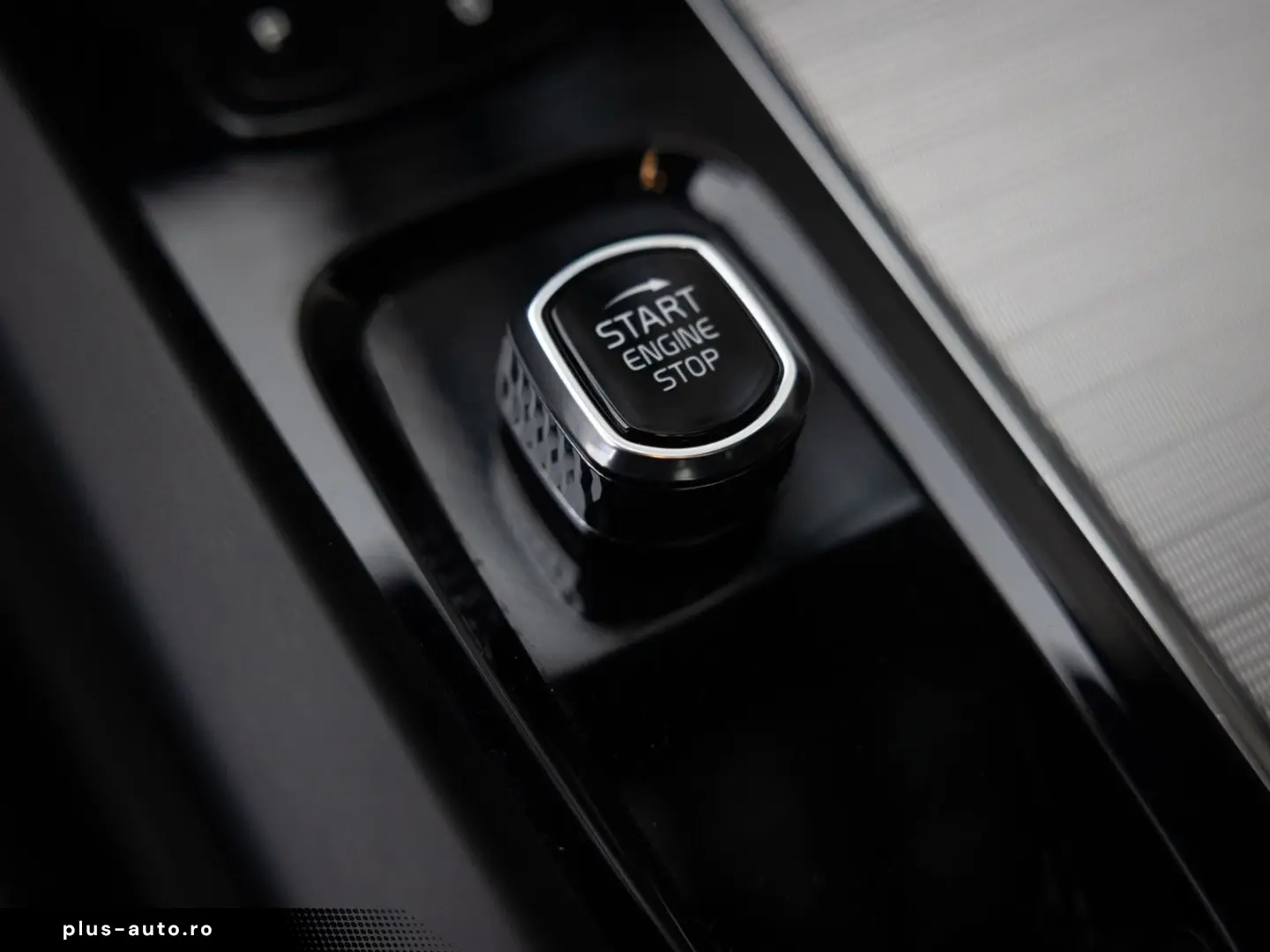 VOLVO XC60 B4 Diesel R Design AWD