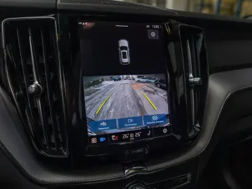 VOLVO XC60 B4 Diesel R Design AWD