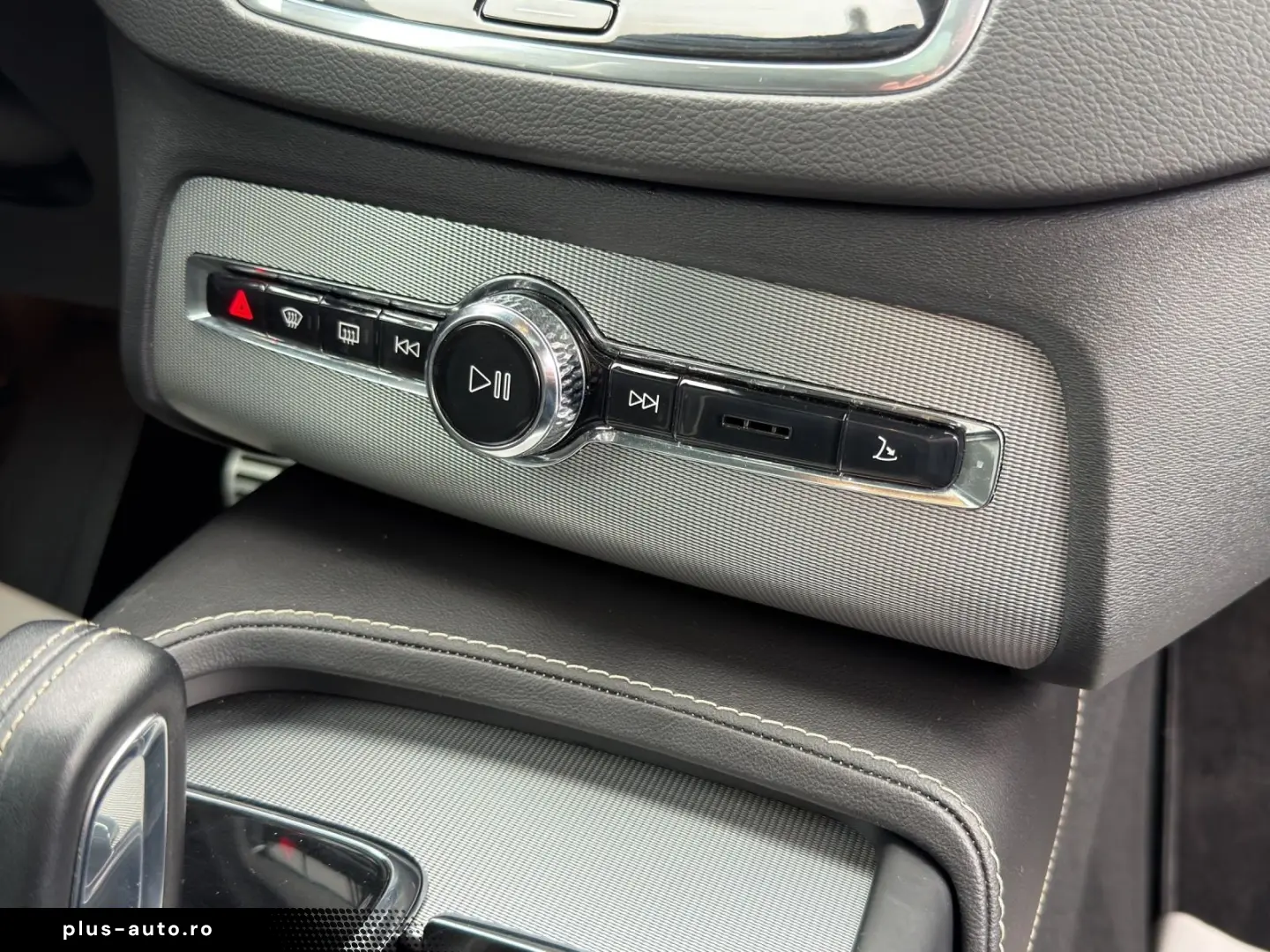 VOLVO XC90 B5 R Design AWD HARMAN KARDON AHK PANO ACC