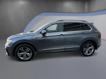 VOLKSWAGEN TIGUAN    R-LINE