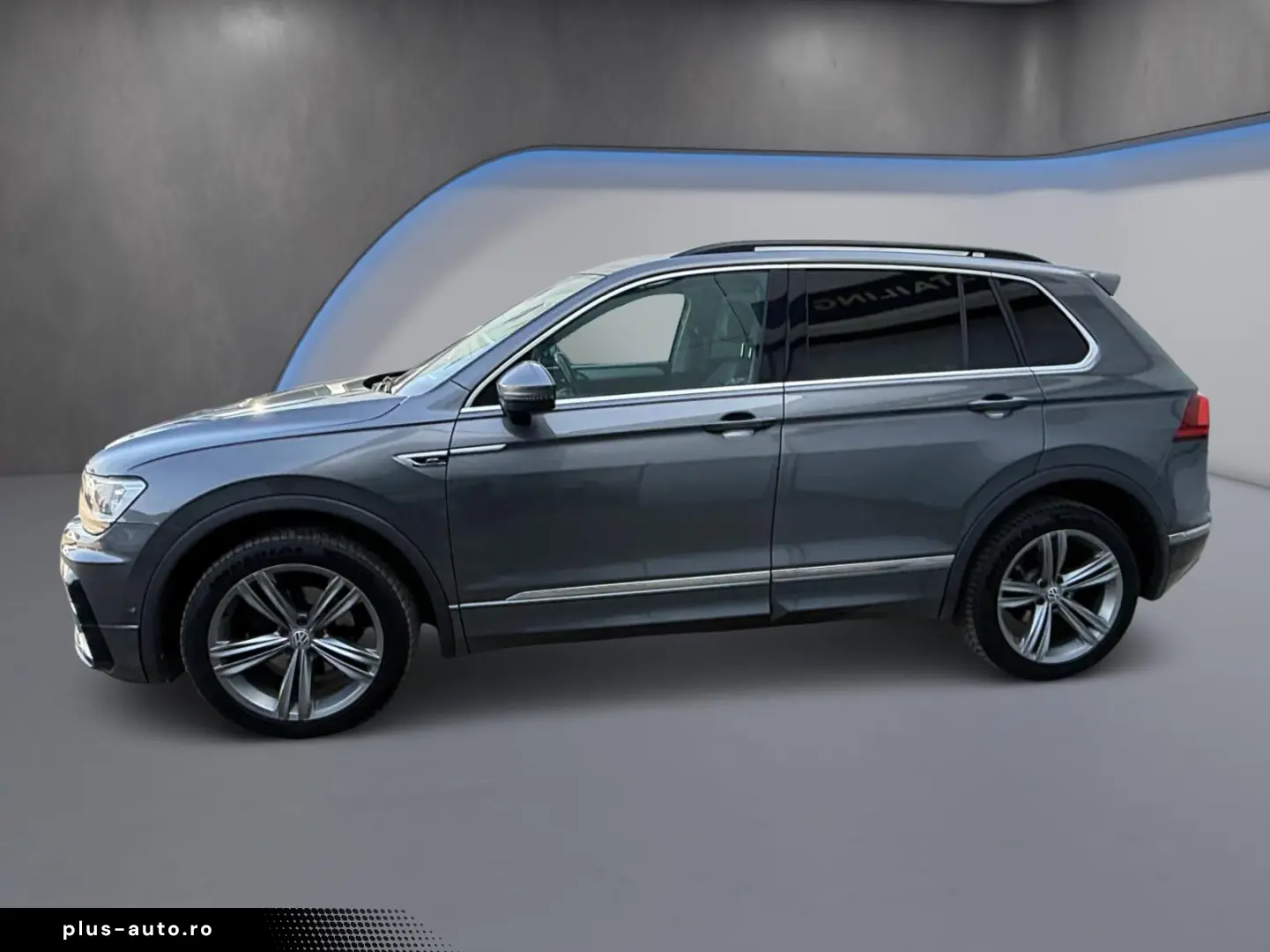 VOLKSWAGEN TIGUAN    R-LINE