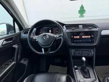 VOLKSWAGEN TIGUAN    R-LINE