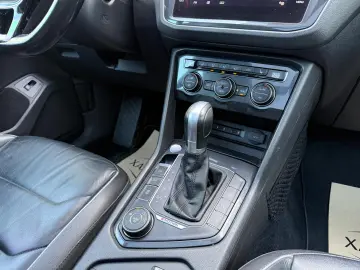 VOLKSWAGEN TIGUAN    R-LINE