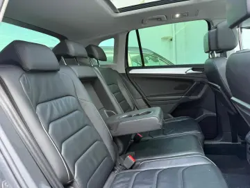 VOLKSWAGEN TIGUAN    R-LINE