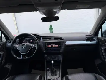 VOLKSWAGEN TIGUAN    R-LINE