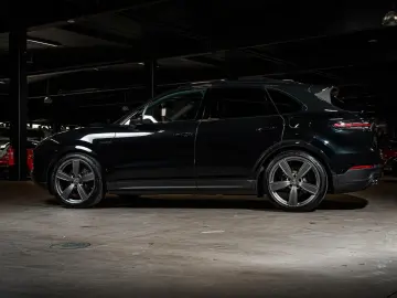 PORSCHE Cayenne E-Hybrid Platinum Edition   VAT