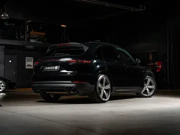 PORSCHE Cayenne E-Hybrid Platinum Edition   VAT