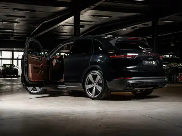 PORSCHE Cayenne E-Hybrid Platinum Edition   VAT
