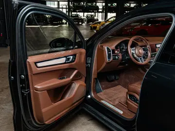 PORSCHE Cayenne E-Hybrid Platinum Edition   VAT