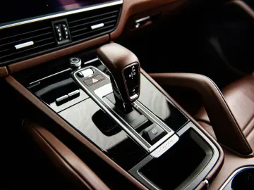 PORSCHE Cayenne E-Hybrid Platinum Edition   VAT