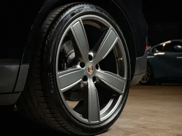 PORSCHE Cayenne E-Hybrid Platinum Edition   VAT