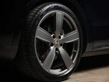 PORSCHE Cayenne E-Hybrid Platinum Edition   VAT